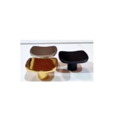 Perilla ovalada cóncava l30*w27*h22 (neg.mate / niq.cepill.mate / color oro) - SKU 900.03.294